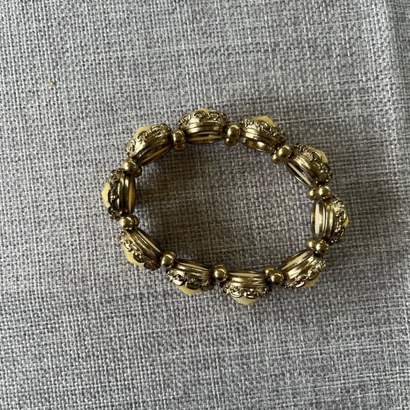 Elegant Yellow Bracelet with Gold Accents - Picture 3 of 3